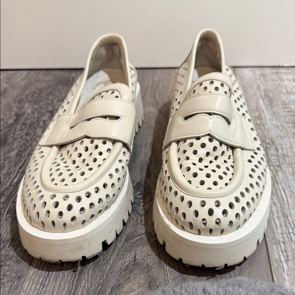 La CANADIENNE Cream Perforated Leather Loafers Mules